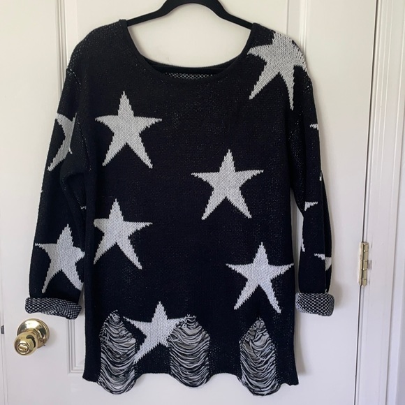 Off the shoulder Star Sweater - Picture 1 of 8